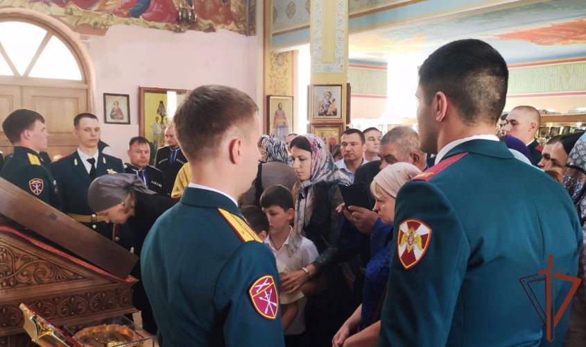 Росгвардейцы присоединились к всероссийскому молебну о победе в Чеченской Республике
