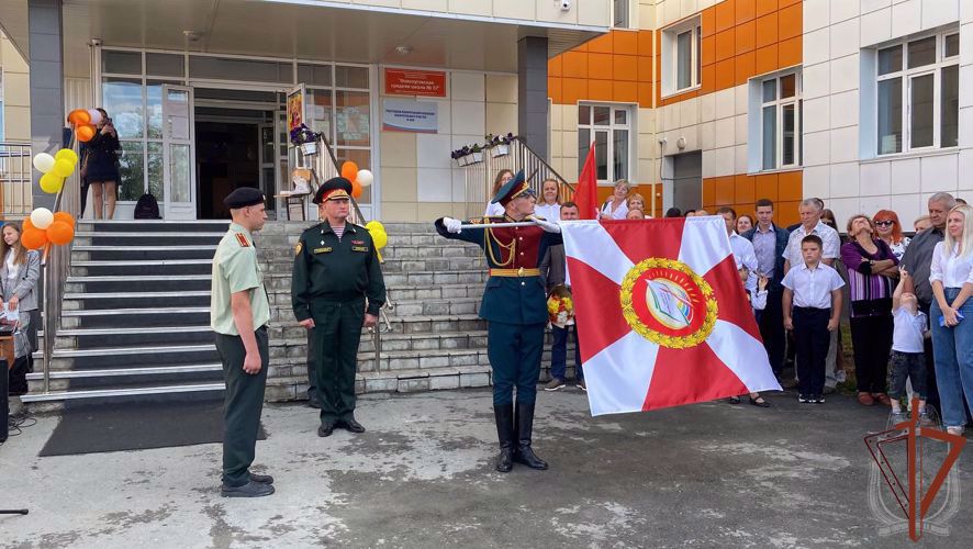 Класс Росгвардии открыли в подшефной ведомству школе в Новосибирской области