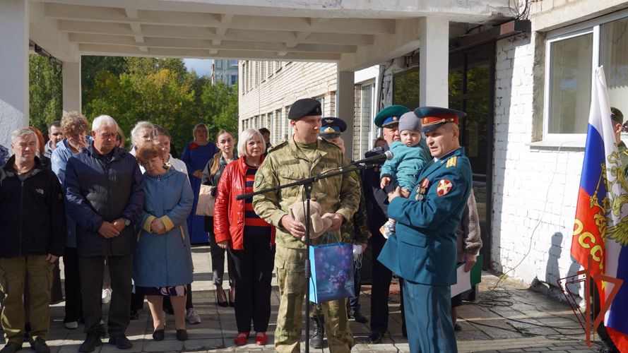 Мемориальную доску погибшему сотруднику Росгвардии открыли во  Владимирской области 