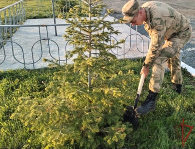 Росгвардейцы поддержали акцию «Зеленая Россия» на Урале
