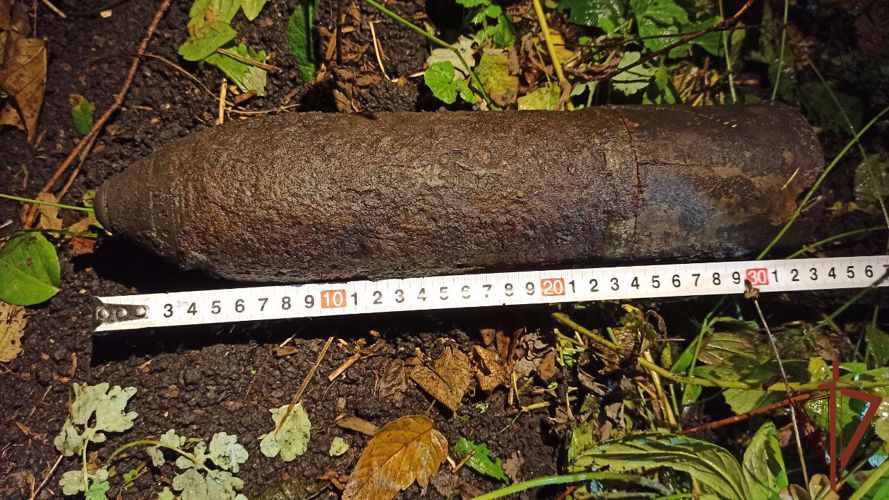Взрывотехники ОМОН обследовали в Ульяновске снаряд времен Гражданской войны