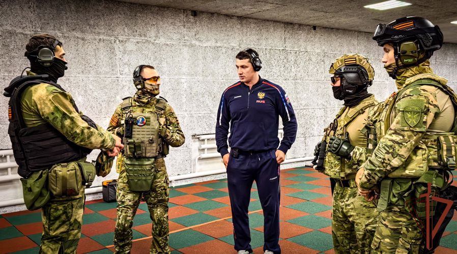 Спортсмен провёл мастер-класс для спецназа Росгвардии в Брянске