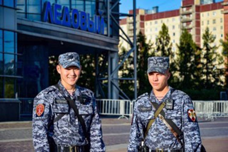 Росгвардейцы обеспечили безопасность хоккейного матча в Санкт-Петербурге