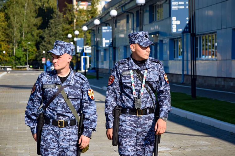 Росгвардейцы обеспечили безопасность футбольного матча в Санкт-Петербурге