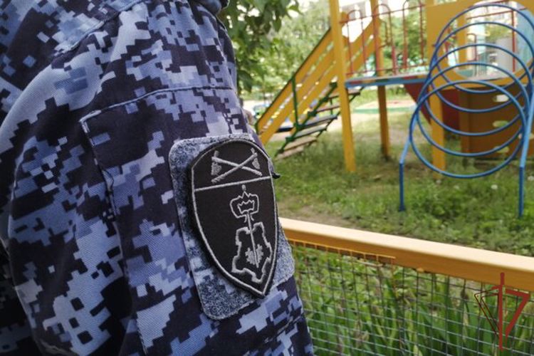 В Саратовской области сотрудники Росгвардии оперативно нашли потерявшегося ребенка