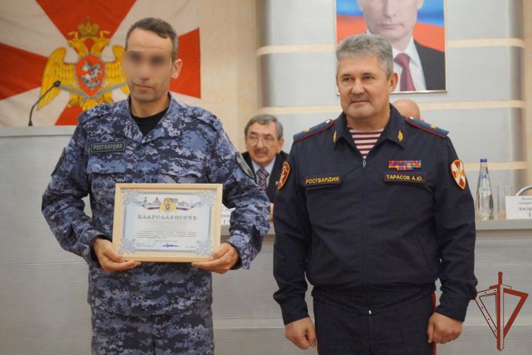 В Санкт-Петербурге командующий Северо-Западным округом Росгвардии поздравил личный состав территориального органа с днем образования