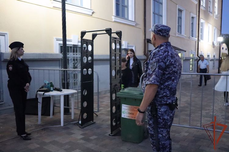 Сотрудники Росгвардии обеспечили правопорядок на концерте группы «Руки Вверх»  в Ставрополе 