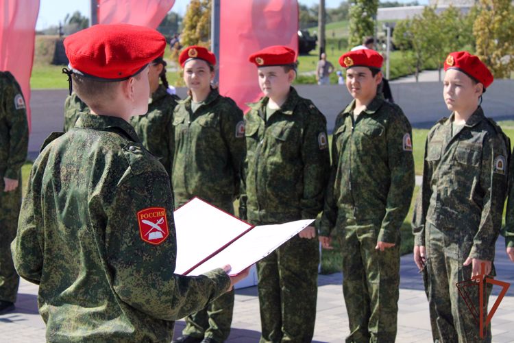Учащиеся профильного класса Росгвардии присоединились к кадетскому братству в Ростовской области