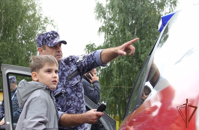 Росгвардейцы провели патриотические мероприятия на Урале