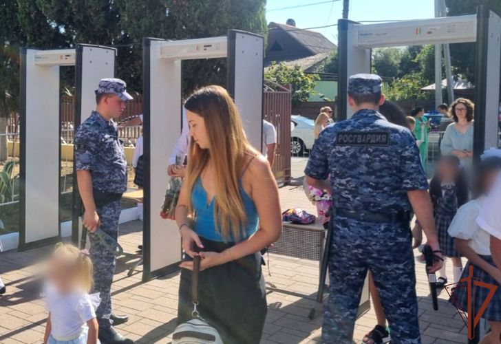 Росгвардейцы Южного округа обеспечили безопасность празднования Дня знаний.
