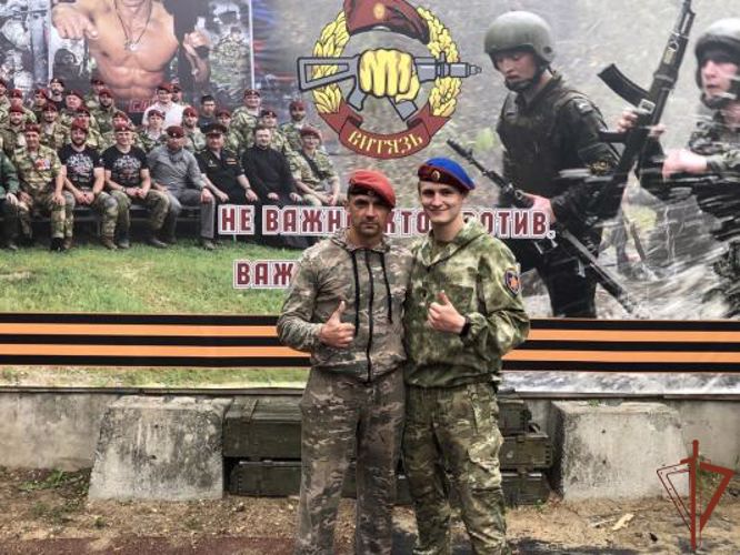 Воспитанник магнитогорского центра «Витязь» успешно сдал экзамен на право ношения крапово-василькового берета
