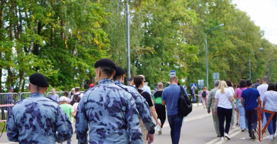 В Подмосковье росгвардейцы обеспечили правопорядок на Международном военно-историческом фестивале "День Бородина — 2023»