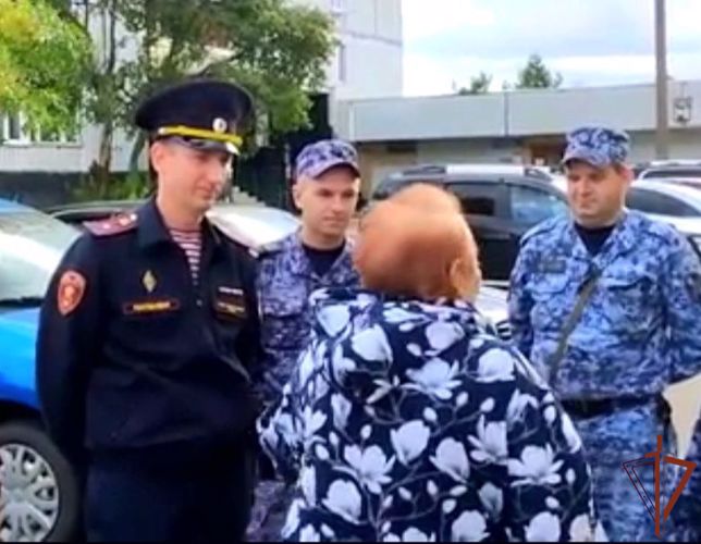 Сотрудники Росгвардии в Московской области сорвали план пытавшихся обмануть пенсионерку мошенников 