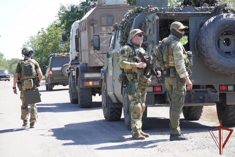 Спецназ Росгвардии обнаружил в ДНР схрон с оружием и боеприпасами