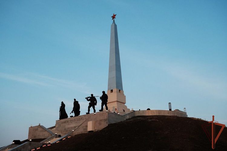 Росгвардия приняла участие в охране общественного порядка на открытии мемориального комплекса "Острая Могила" в ЛНР
