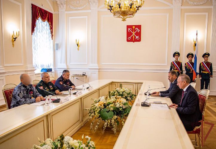 Губернатор Санкт-Петербурга вручил орден Мужества сотруднику ОМОН Росгвардии (видео)
