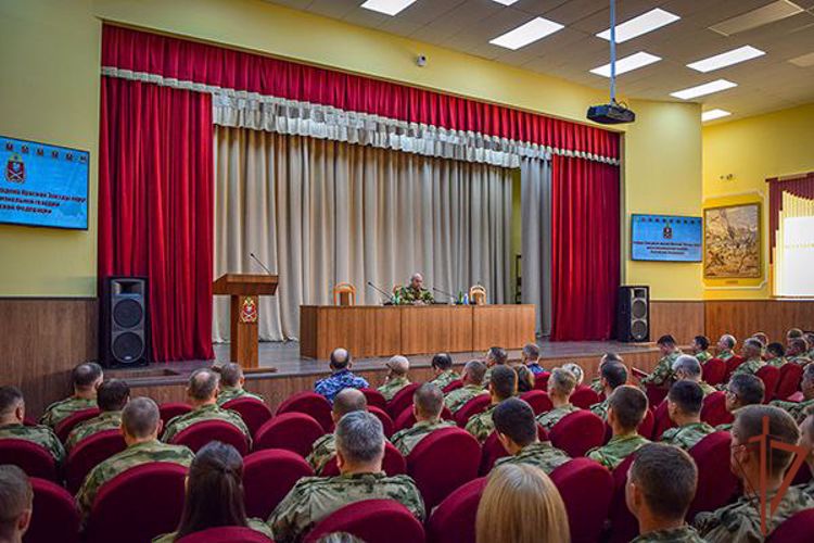 Генерал-лейтенант Алексей Воробьев представил командующего СЗО Росгвардии личному составу