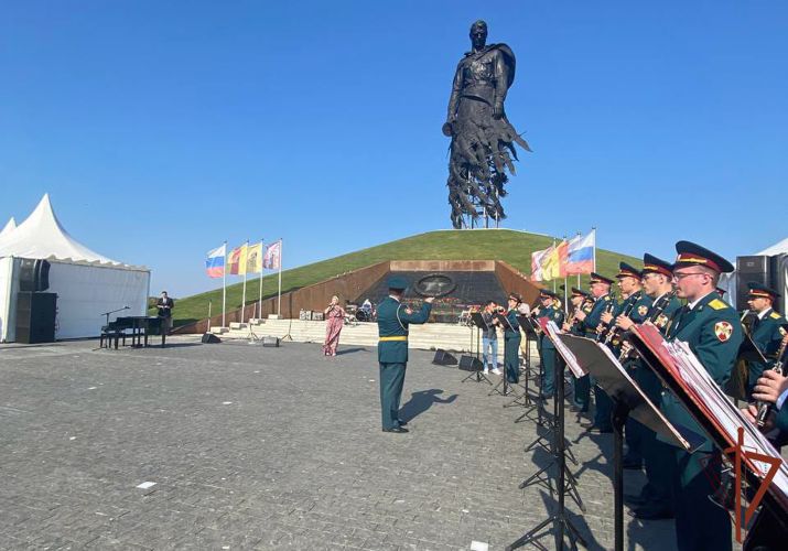 Образцово-показательный оркестр Росгвардии выступил на открытии Всероссийского фестиваля исторических фильмов «Вече»