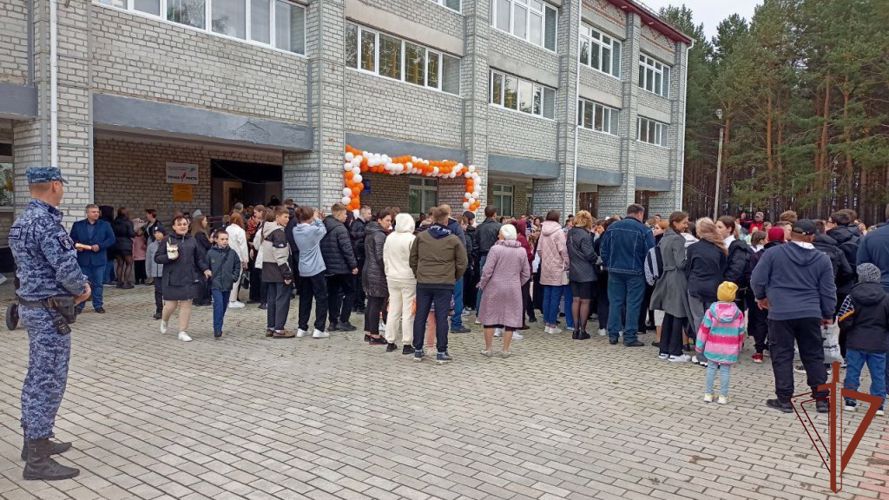 Росгвардия обеспечила безопасность проведения Дня знаний на Урале
