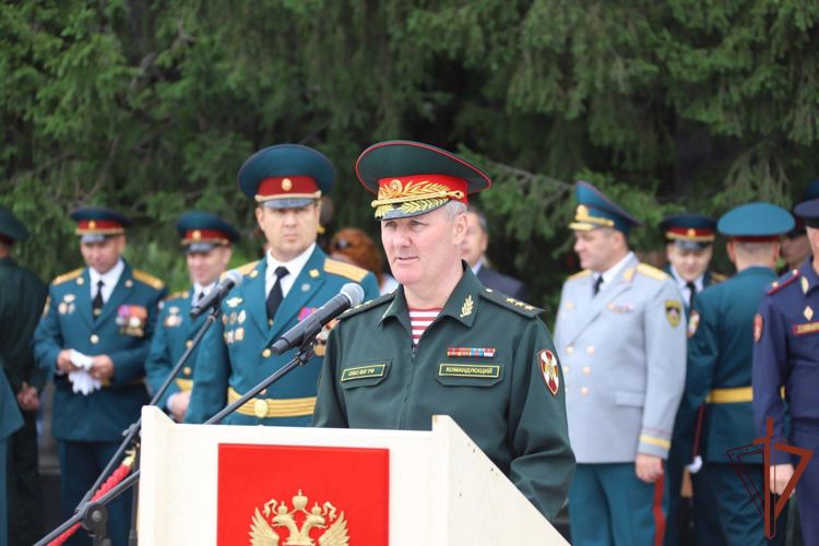 Курсанты Новосибирского военного института Росгвардии приняли военную присягу