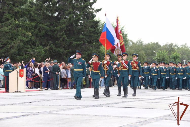 Курсанты  Новосибирского военного института Росгвардии приняли военную присягу