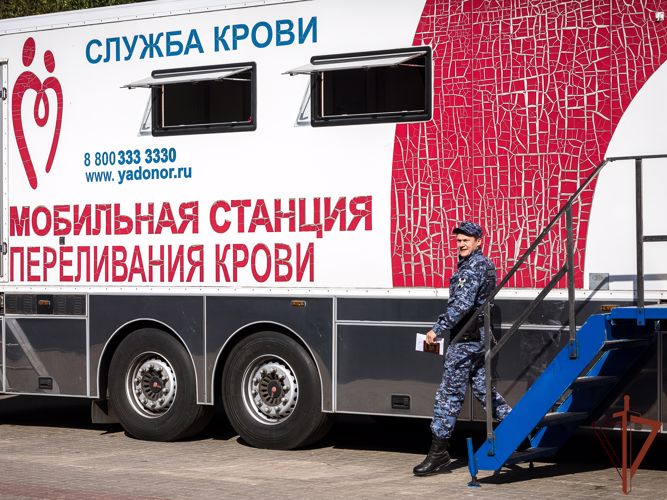 Росгвардейцы поддержали Всероссийскую донорскую акцию «Код донора. Наставничество» в Белгороде