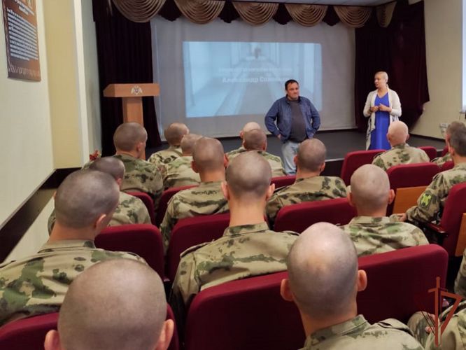 Предпремьерный показ документального фильма «Покоривший космос» состоялся для росгвардейцев в Омске
