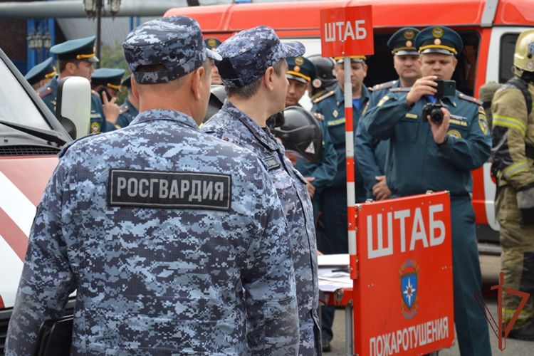 При участии Росгвардии прошли межведомственные противопожарные учения в Алтайском крае
