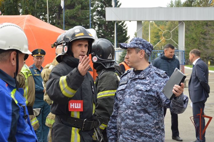 При участии Росгвардии прошли межведомственные противопожарные учения в Алтайском крае