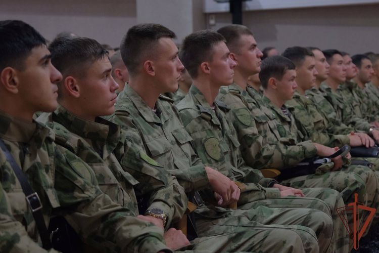 Открылся учебно-методический сбор с офицерами-выпускниками военных вузов в Уральском округе Росгвардии