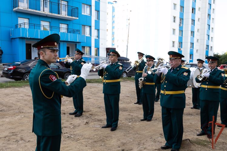 Росгвардейцы заложили капсулу времени на месте будущего сквера «Героев Росгвардии» в Хабаровске
