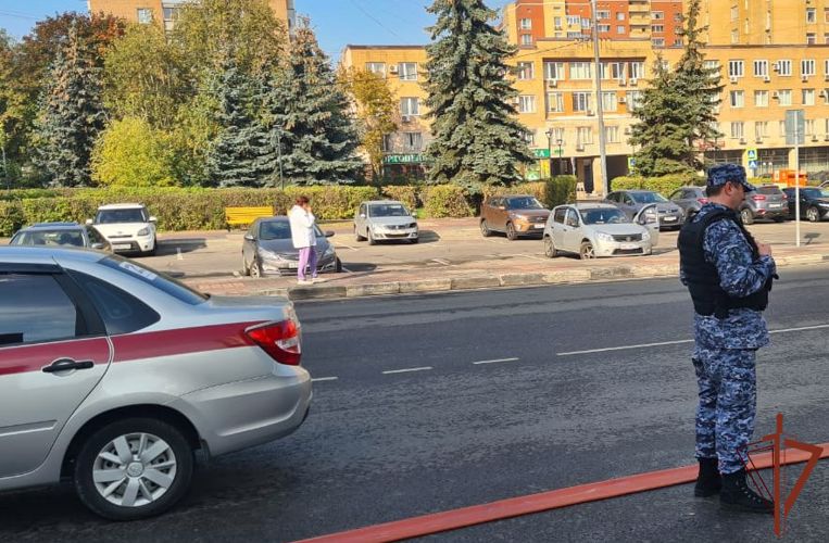 Росгвардейцы оказали содействие экстренным службам во время пожара в Подмосковье
