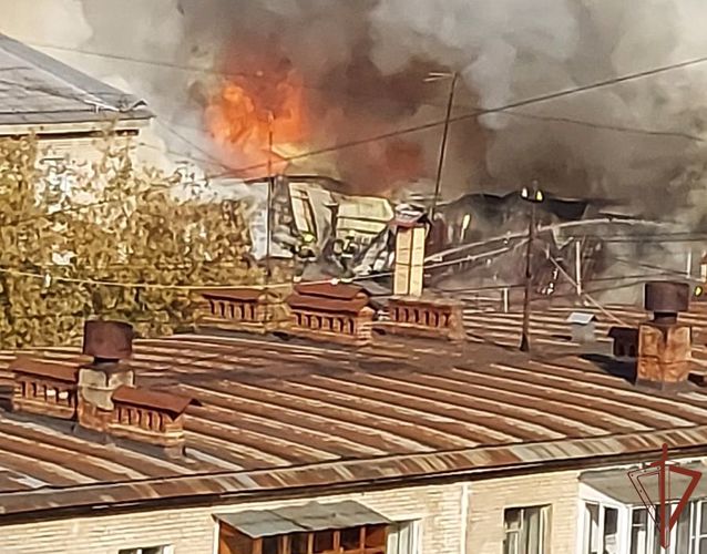 Росгвардейцы оказали содействие экстренным службам во время пожара в Подмосковье