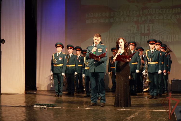 Ансамбль песни и пляски Приволжского округа Росгвардии поздравил с 57-летием казанский полк Росгвардии