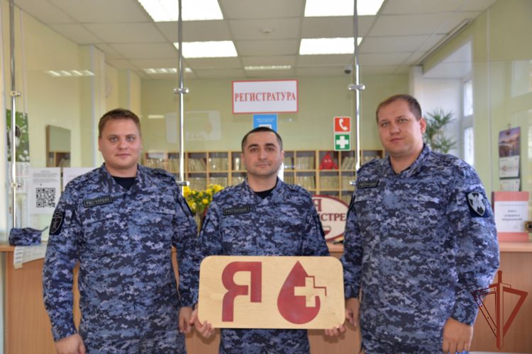 Благотворительную донорскую акцию поддержали росгвардейцы в Зауралье