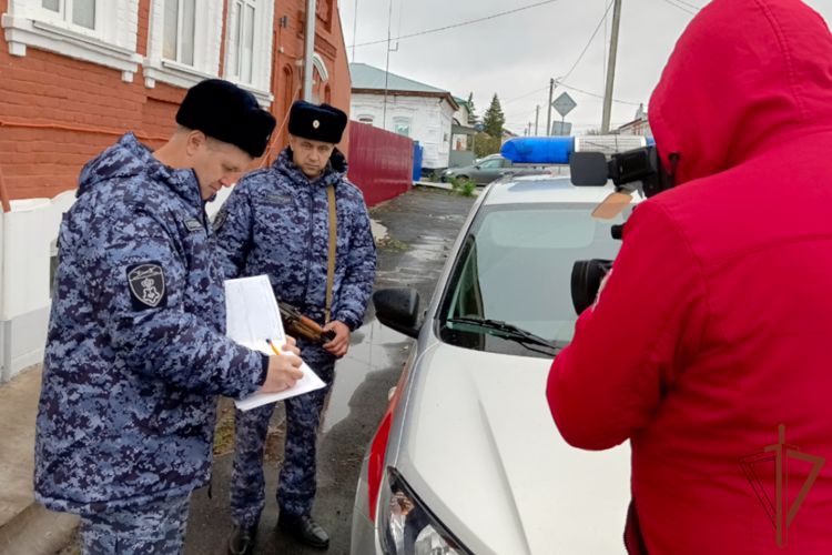 На Урале в преддверии Дня вневедомственной охраны  представители Росгвардии рассказали журналистам о службе