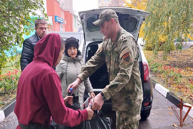 Росгвардейцы совместно с «Комитетом солдатских матерей» доставили гуманитарный груз в госпиталь в Белгороде