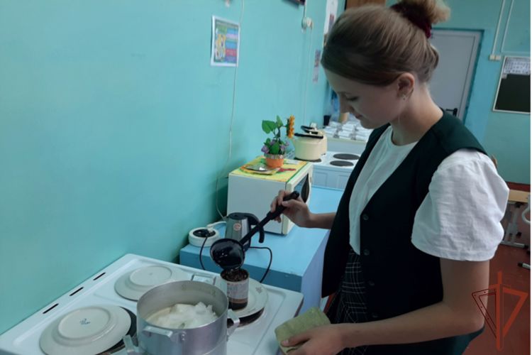 Ветераны войск правопорядка и подшефные школьники из Кургана поддержали земляков - участников СВО