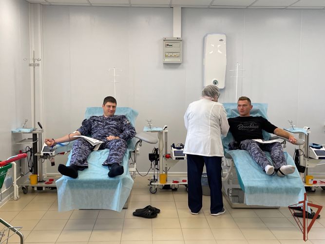 В Саратове сотрудники Росгвардии поддержали ведомственную акцию «От сердца к сердцу»