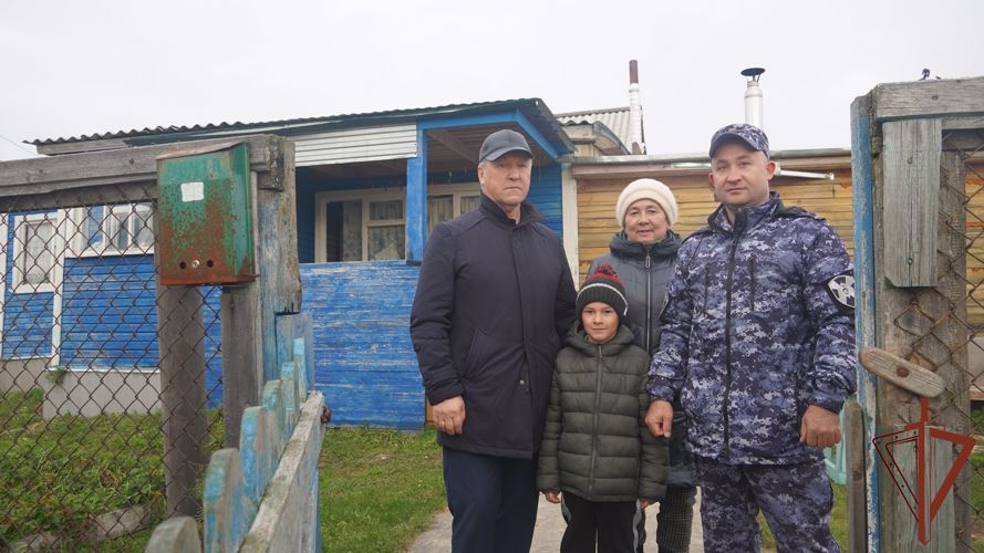 Росгвардейцы из Ненецкого автономного округа взяли шефство над осиротевшим воспитанником «Гвардейской смены»