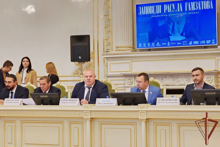 Сотрудники и военнослужащие Росгвардии приняли участие в акции памяти павших воинов  «Дни белых журавлей» в Санкт-Петербурге