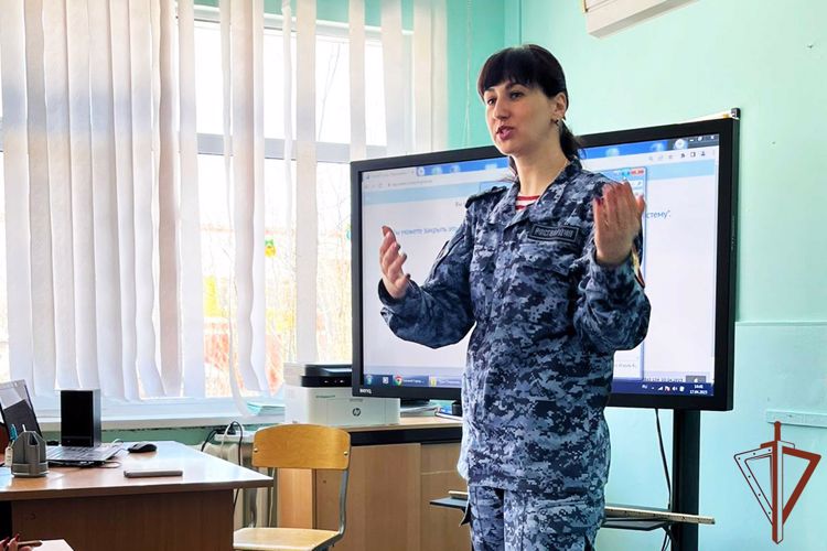 Познавательные мероприятия для подшефных школьников провела Росгвардия на Урале