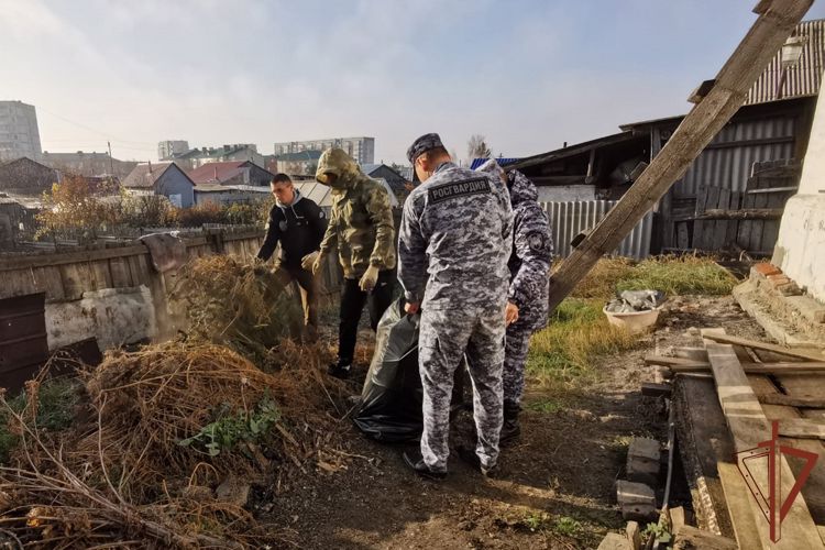 Росгвардейцы оказали адресную помощь ветерану службы в Новосибирской области