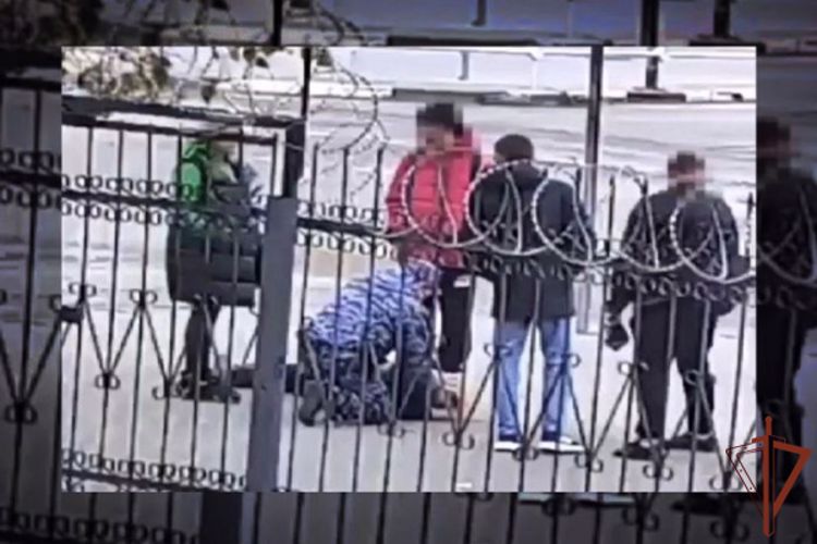 Сотрудники Росгвардии оказали помощь потерявшему сознание на улице Серпухова подростку