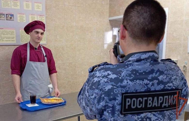 Ко Всероссийской ведомственной акции «Кухни народов России» присоединились росгвардейцы на Урале (видео)