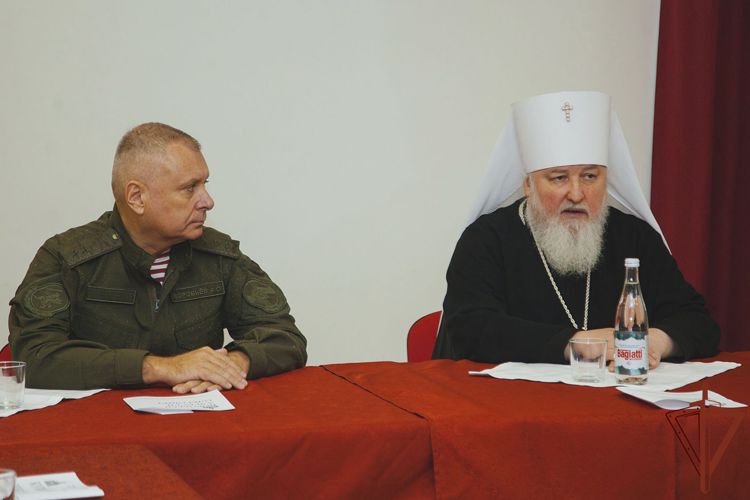 Генерал-лейтенант Алексей Воробьев встретился с представителями Русской Православной Церкви в главном храме Росгвардии