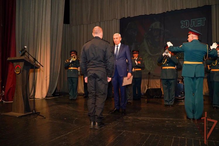 Командующий СКО Росгвардии поздравил владикавказский СОБР с 30-летним юбилеем 