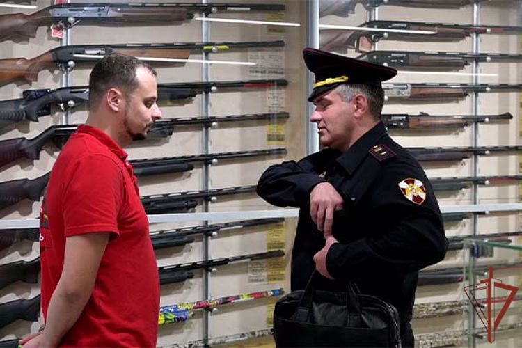 Более 130 тысяч государственных услуг в области оборота оружия оказано подразделениями ЛРР Росгвардии в Москве