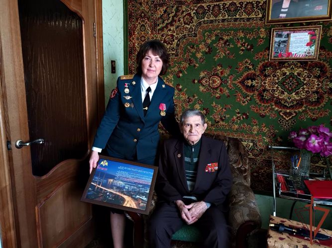 Росгвардейцы поздравили ветерана Великой Отечественной войны с 97-летием