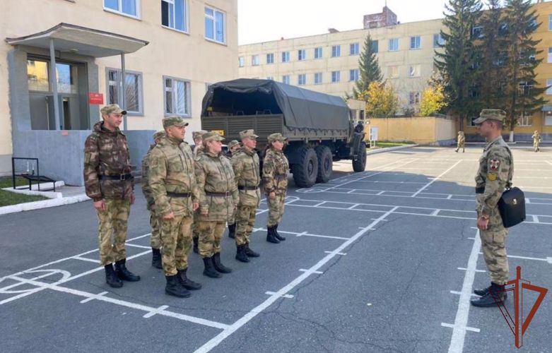 Курсанты трёх военных вузов проходят стажировку в Уральском округе войск национальной гвардии Российской Федерации